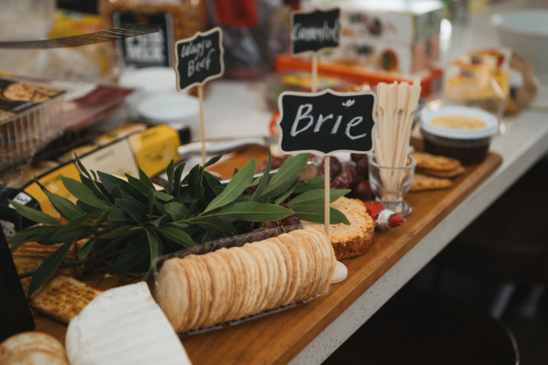 How to Build a Cheese Board