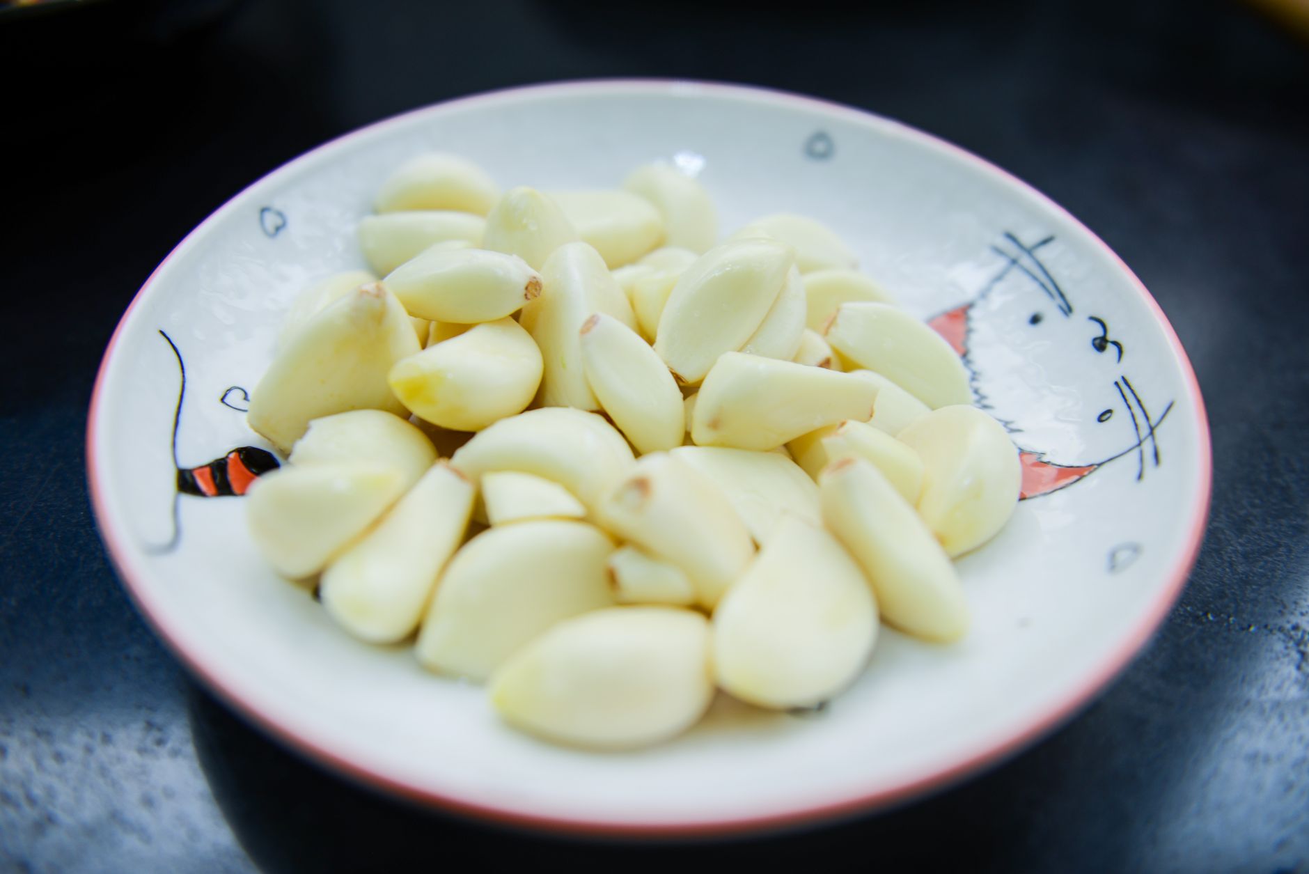 How to Peel Garlic Quickly